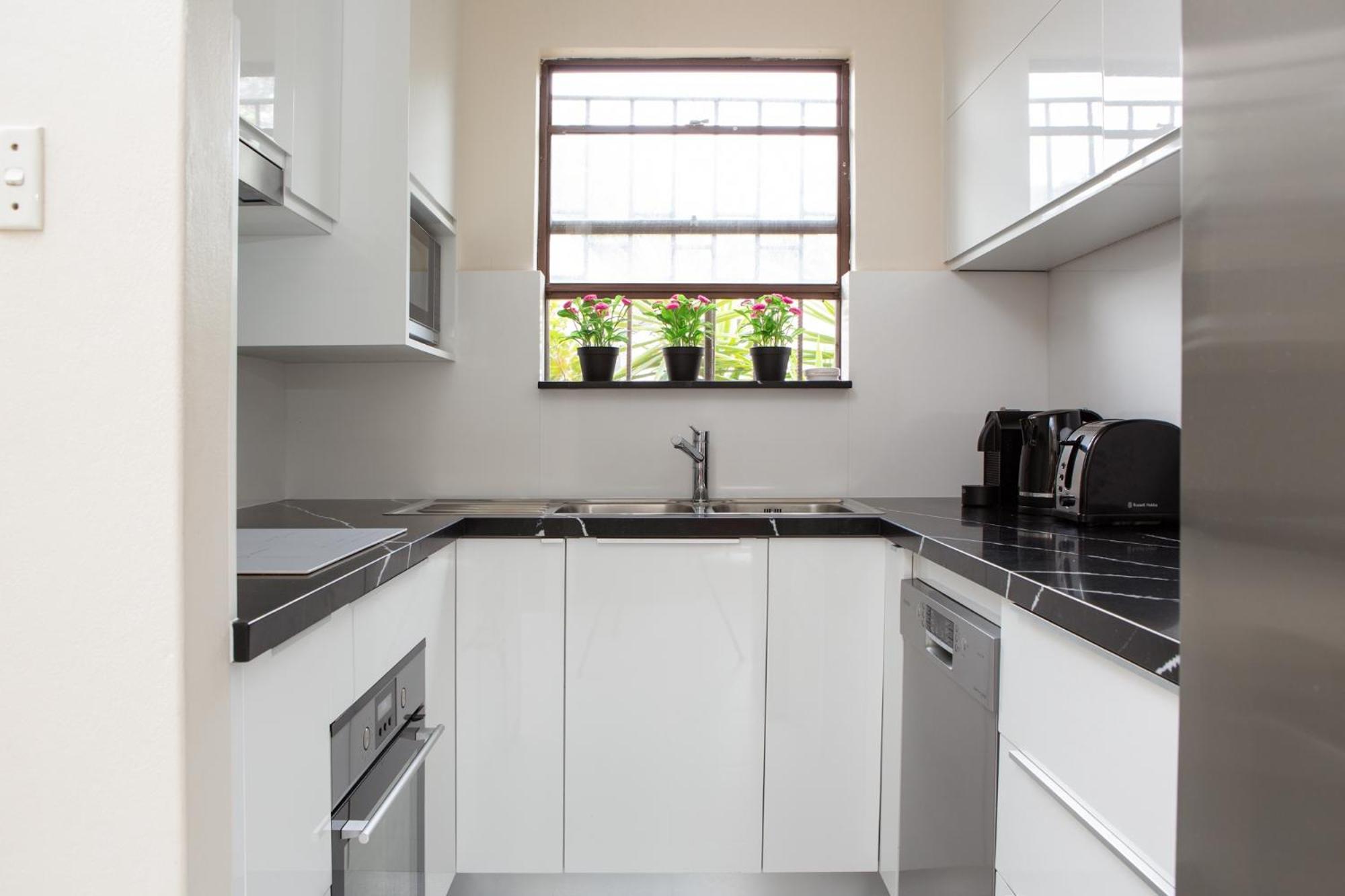 Spacious 3-Bed Townhouse In Stylish Balmain Sydney Exterior photo